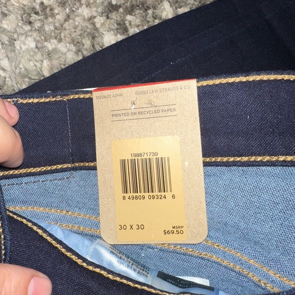 Levi’s - Picture 6 of 8
